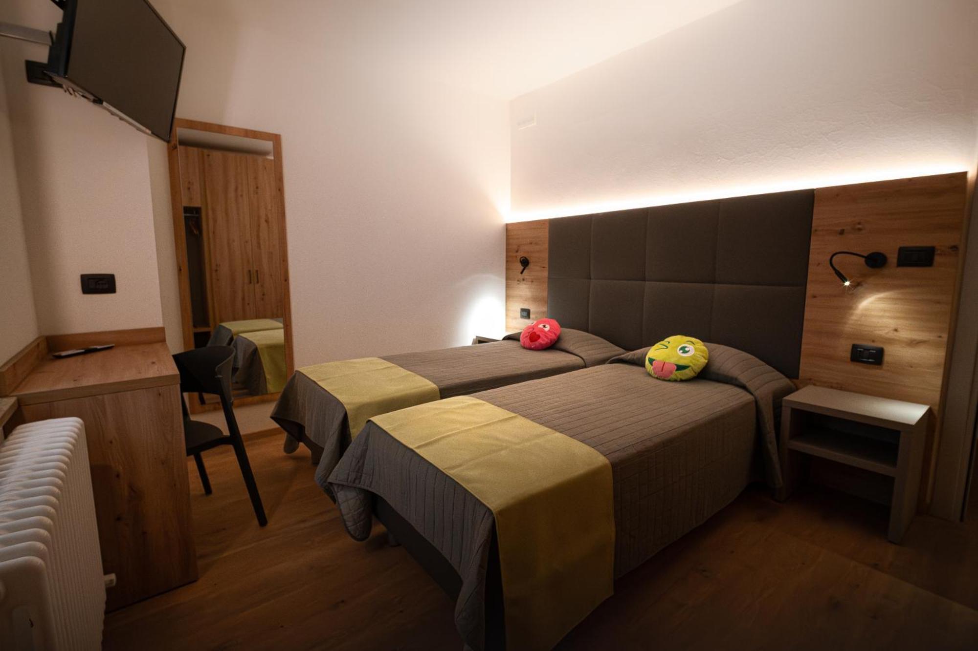 Sùtrio Hotel Del Negro מראה חיצוני תמונה